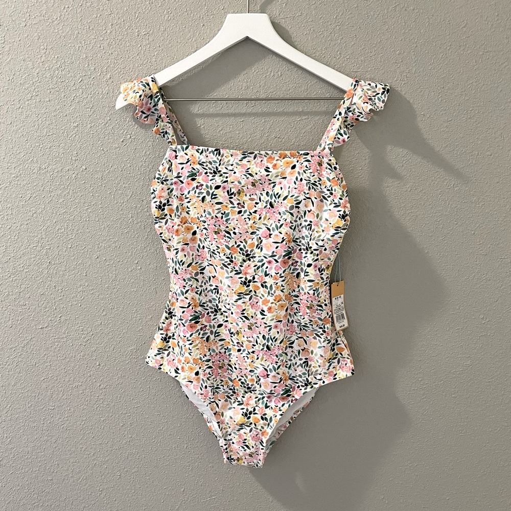 NWT Kona Sol Women’s Floral Swimsuit. Size M.